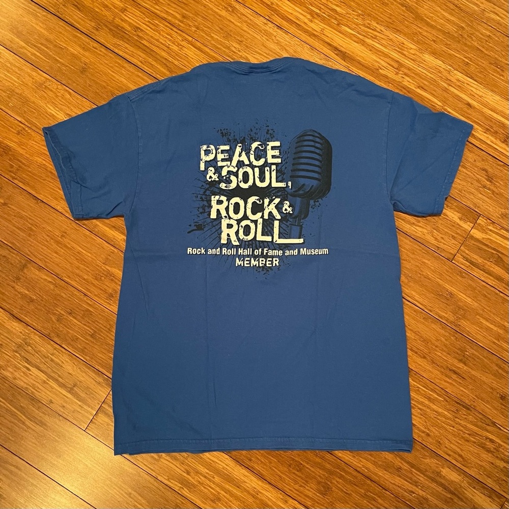 Rock & Roll Hall of Fame tee, “Peace & Soul Rock & Roll”, size M, never worn.